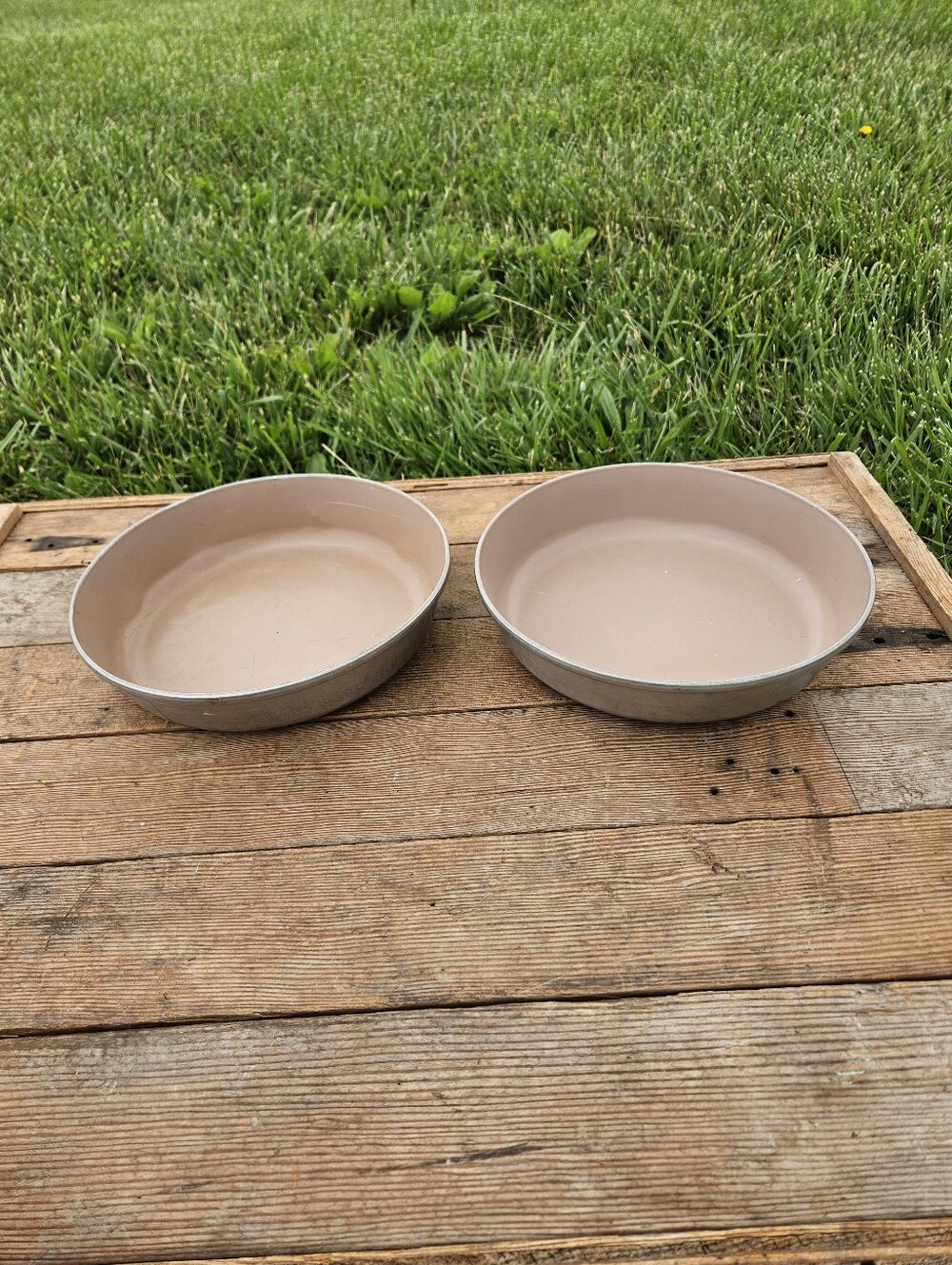 2 Vintage Wear Ever Round Aluminum Cake Or Pie Plates/Pans #R-38379 (9" X 2" )